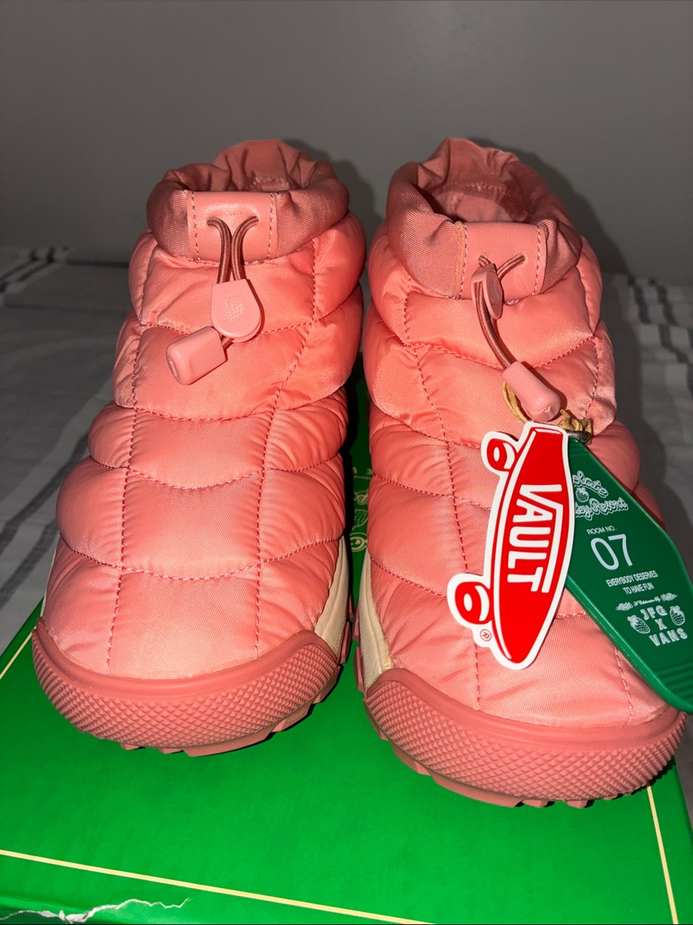 Vans Pink and Green Chocolate Valley Resort Sneakers - Picture 6 of 9